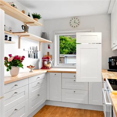 Modern Shaker White Kitchen Cabinets